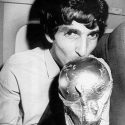 Paolo Rossi con la Coppa del Mondo