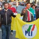 Claudio Gentile (a destra) nel corso di una manifestazione del Pli