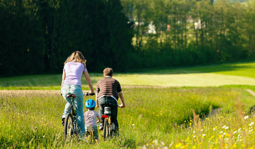 famiglia di ciclisti