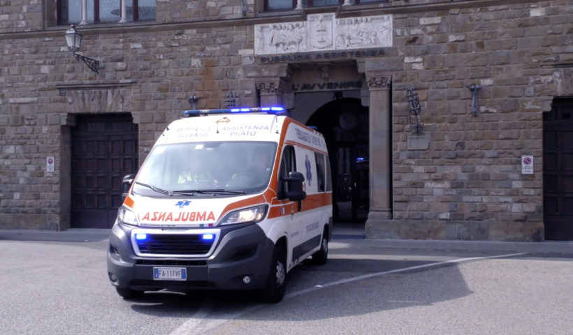 Un'ambulanza della Pubblica assistenza L'Avvenire