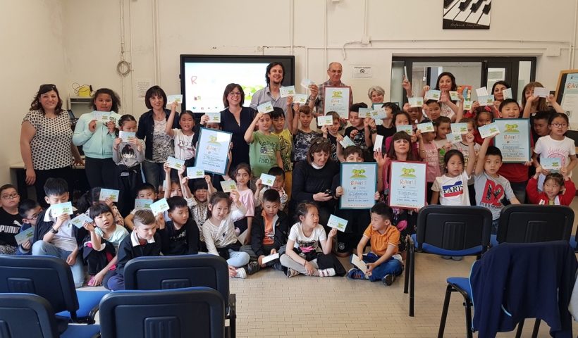 Foto di gruppo dei bambini vincitori di Roarr!