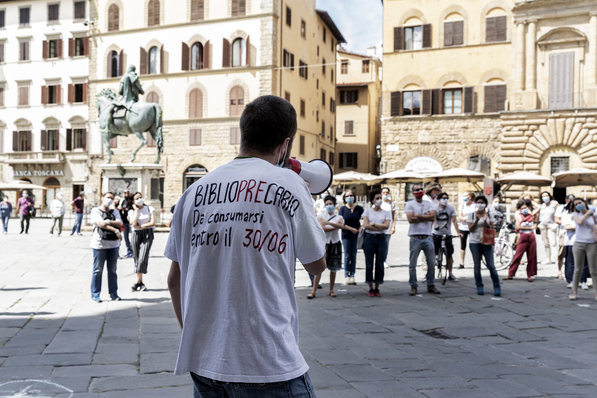 Sciopero biblioprecari in piazza della Signoria a Firenze