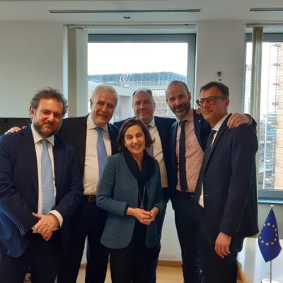 la commissione europa in missione a bruxelles 16 400x400 1