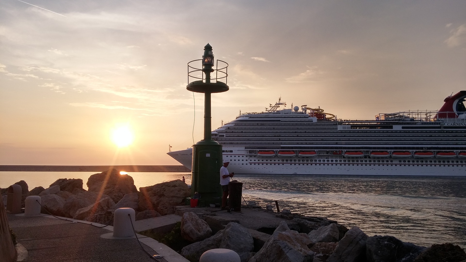 turismo traghetto porto livorno nave crociera