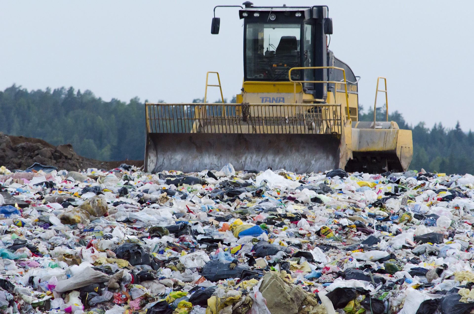 rifiuti ambiente discarica (3)