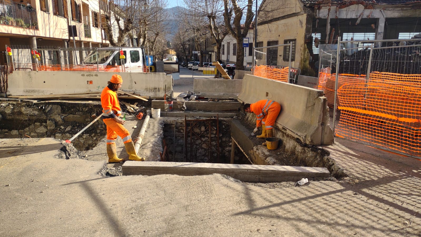 lavori in corso in via rosselli